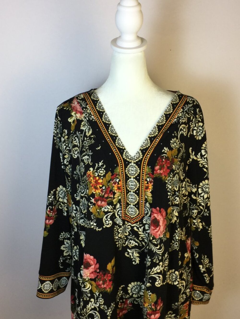 JM Collection Blouse Tunic Top Sz 2X Womans Plus Black Floral V-neck 3/4 Sleeve - Picture 4 of 14